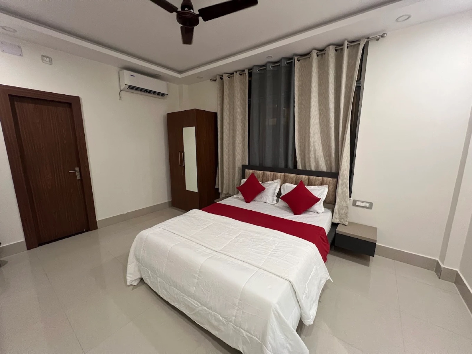 Standard Non-AC Room at Shri Nath Palace, Deoghar